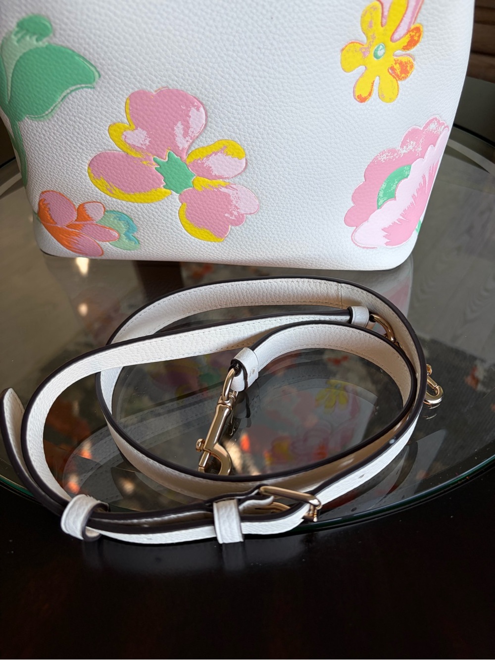 COACH White Floral Leather Shoulder Bag with Pink & Green Accents - Picture 2 of 8